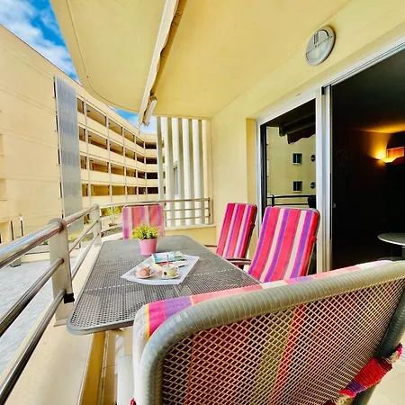 Poolside Paradise Appartement