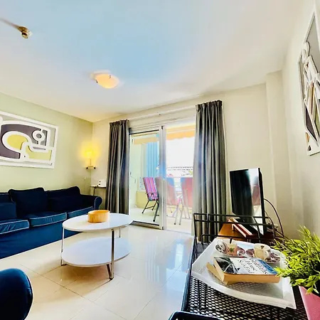 Apartament Poolside Paradise