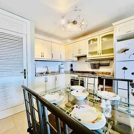 Appartement Poolside Paradise