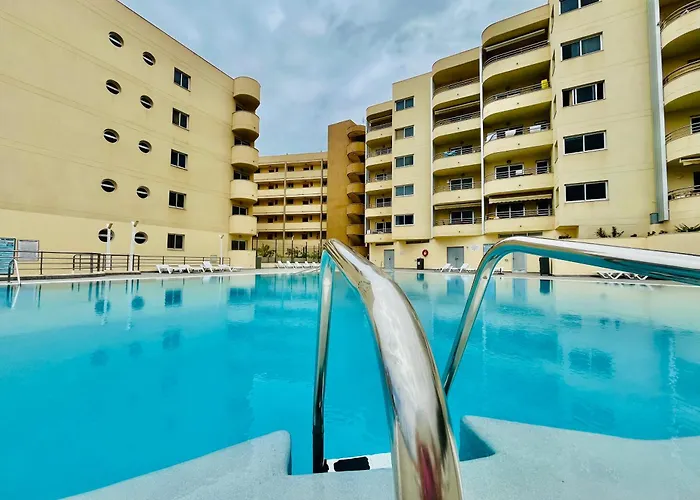 Poolside Paradise Apartment *