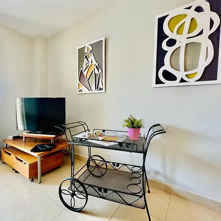 Poolside Paradise Appartamento