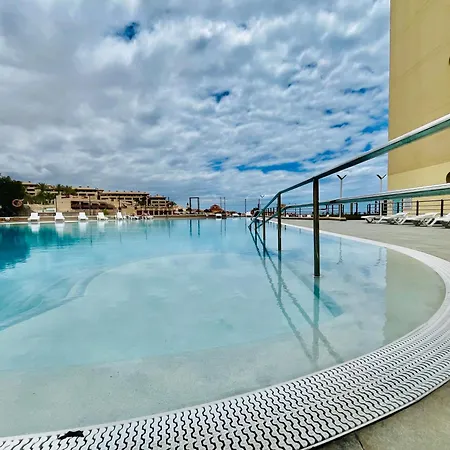 Poolside Paradise Apartment *