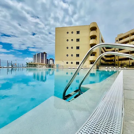 Daire Poolside Paradise *